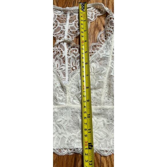 Out From Under Ivory White Lace Bralette Racerback Bra Small S - Picture 5 of 5